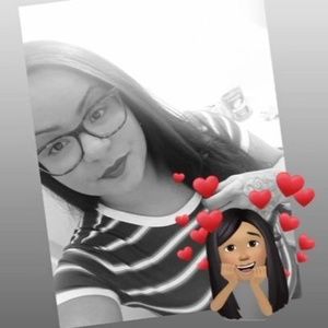 Meet your Posher, Mayra